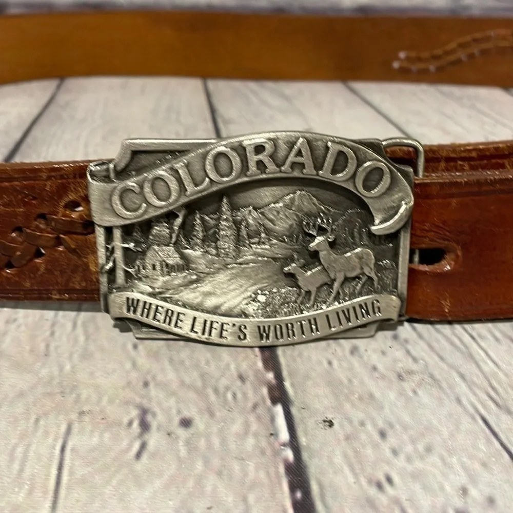 Vintage Colorado belt buckle with vintage leather belt size 48